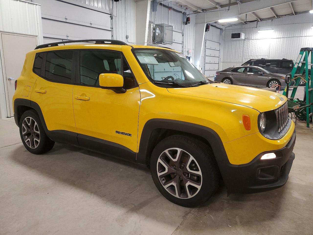 2015 JEEP RENEGADE LATITUDE photo 4