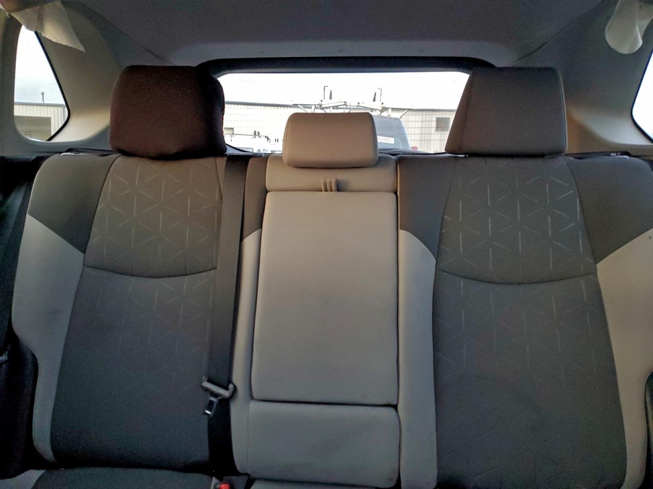 2019 TOYOTA RAV4 XLE photo 10