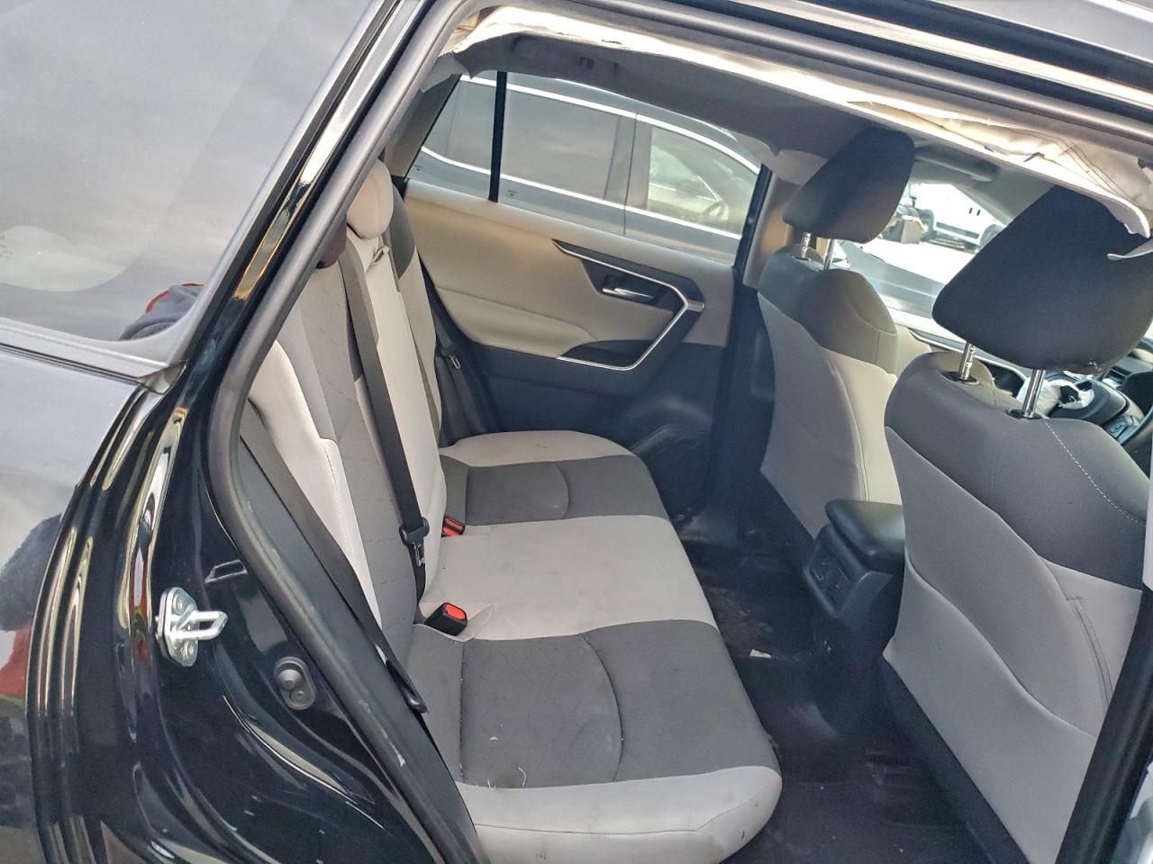 2019 TOYOTA RAV4 XLE photo 11