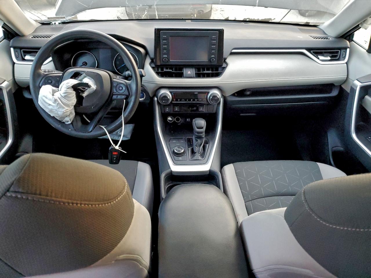 2019 TOYOTA RAV4 XLE photo 8
