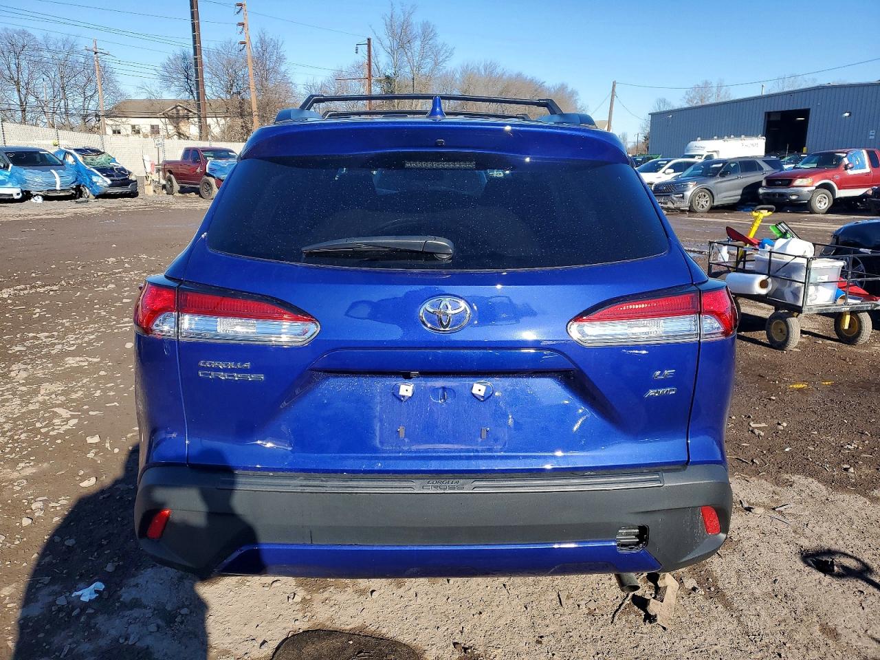 2024 TOYOTA COROLLA CROSS LE photo 6