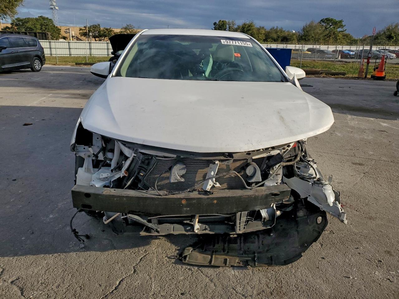 2014 TOYOTA CAMRY L photo 5