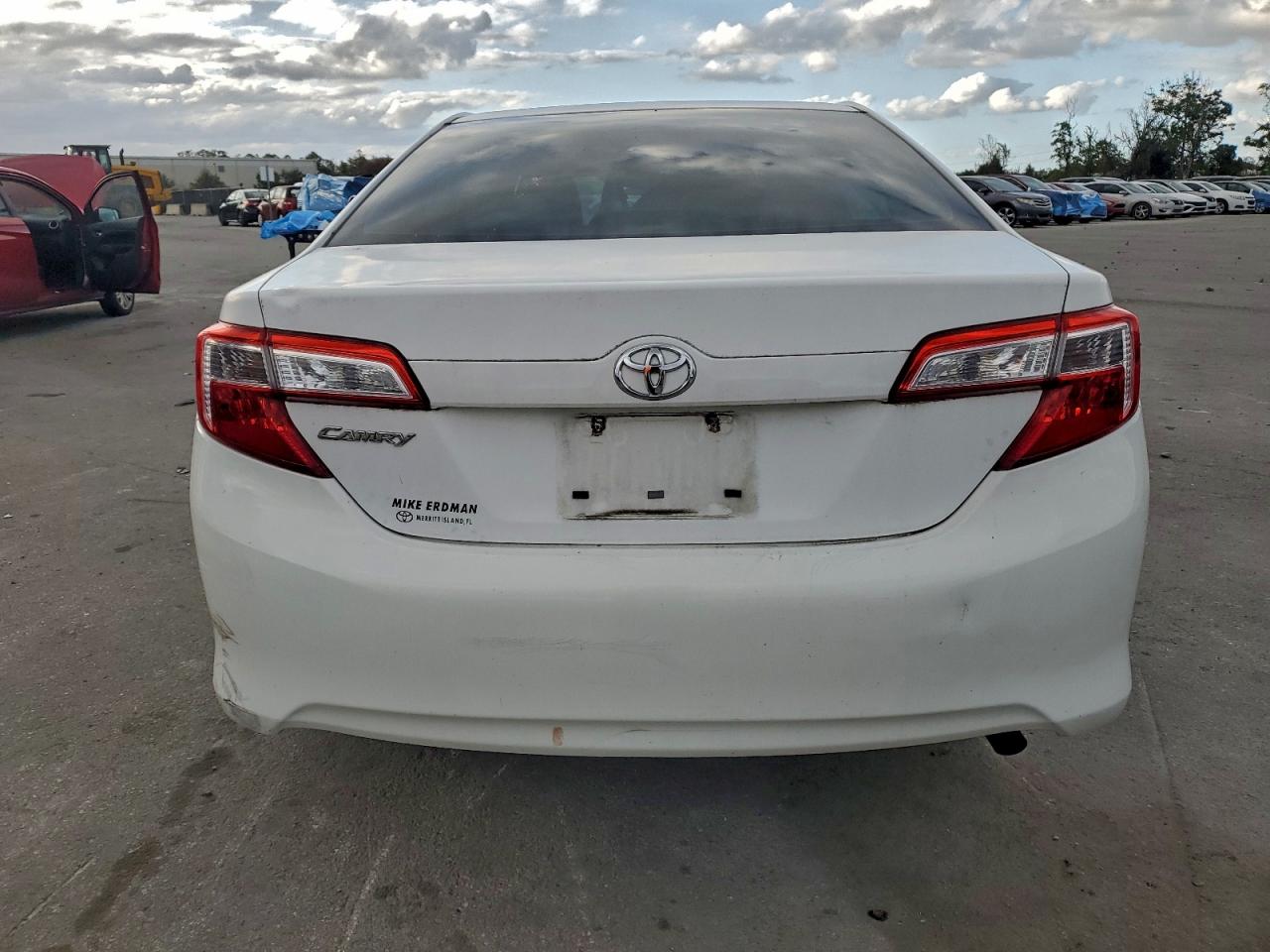 2014 TOYOTA CAMRY L photo 6