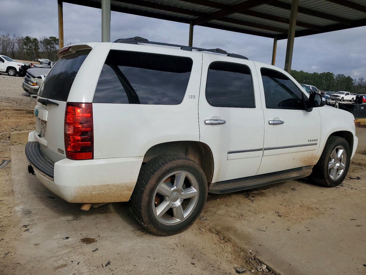 2011 CHEVROLET TAHOE C1500 LTZ photo 5