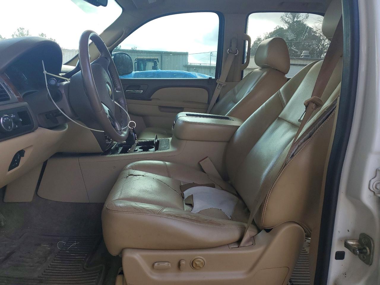 2011 CHEVROLET TAHOE C1500 LTZ photo 13