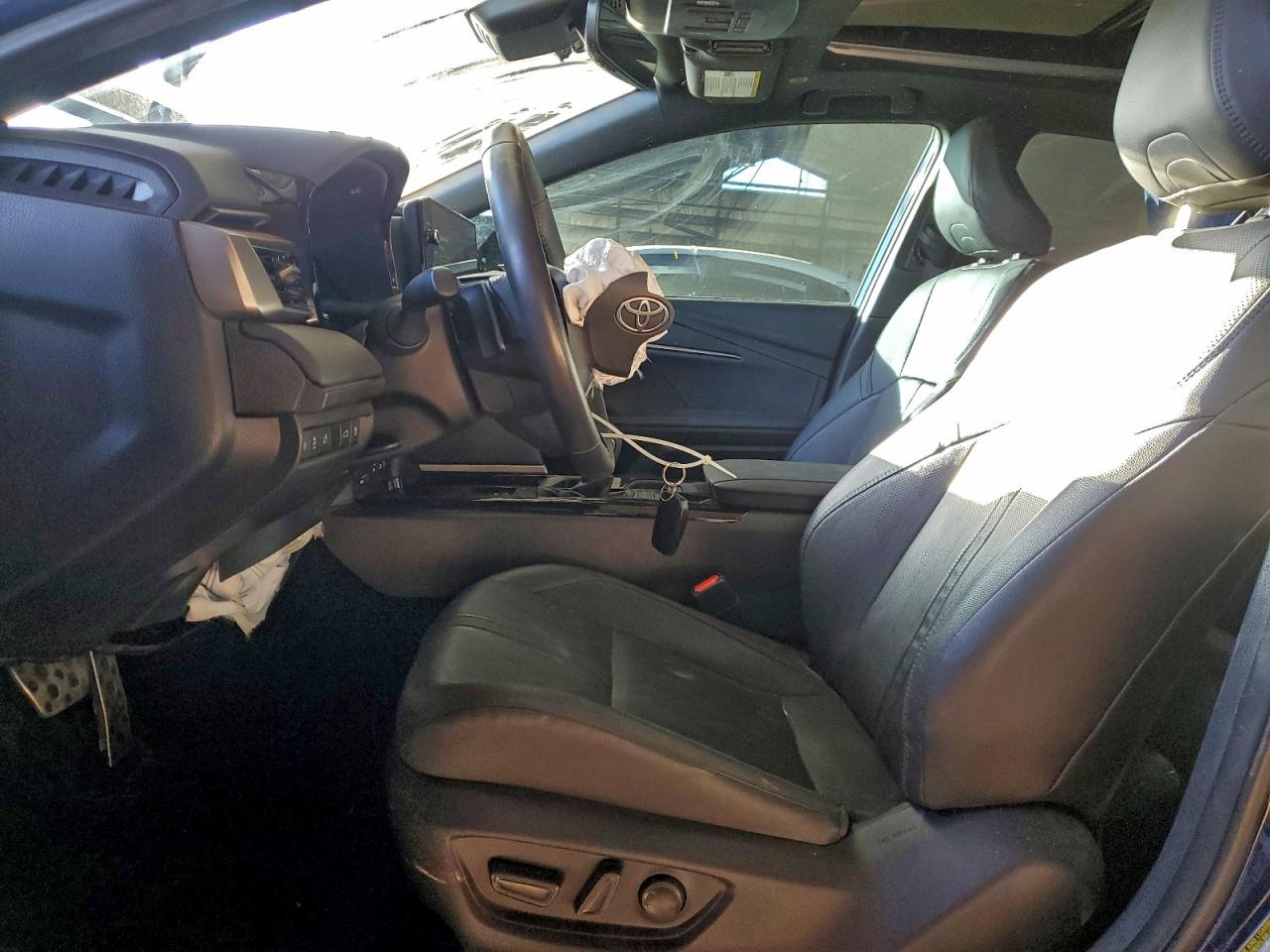 2025 TOYOTA CAMRY XSE photo 13