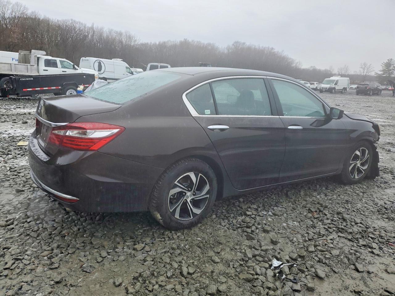 2017 HONDA ACCORD LX photo 5