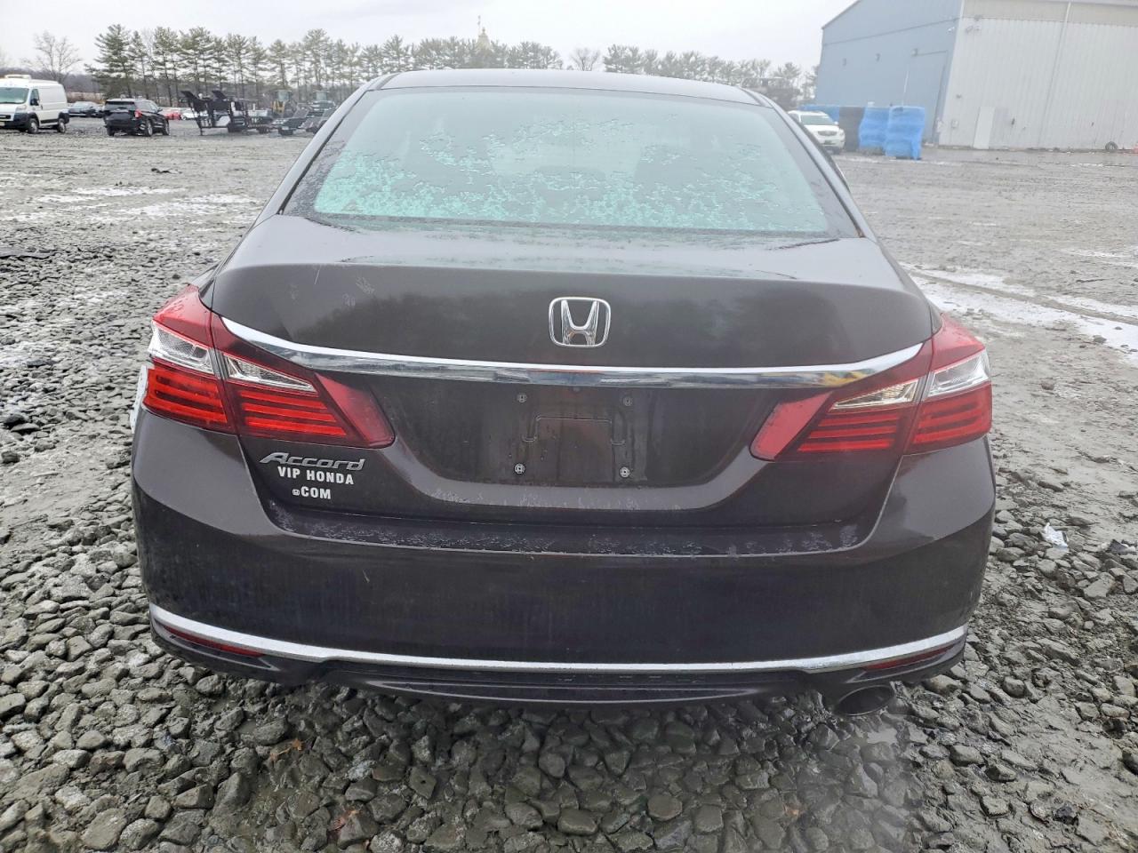 2017 HONDA ACCORD LX photo 11