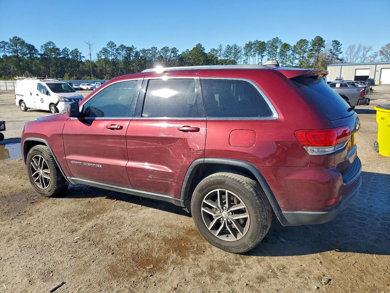 2018 JEEP GRAND CHEROKEE LAREDO photo 2