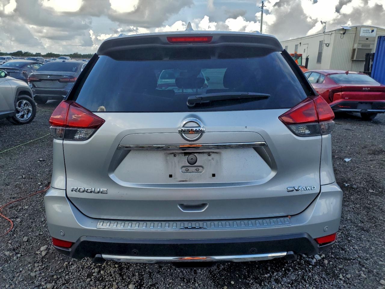2020 NISSAN ROGUE S photo 11