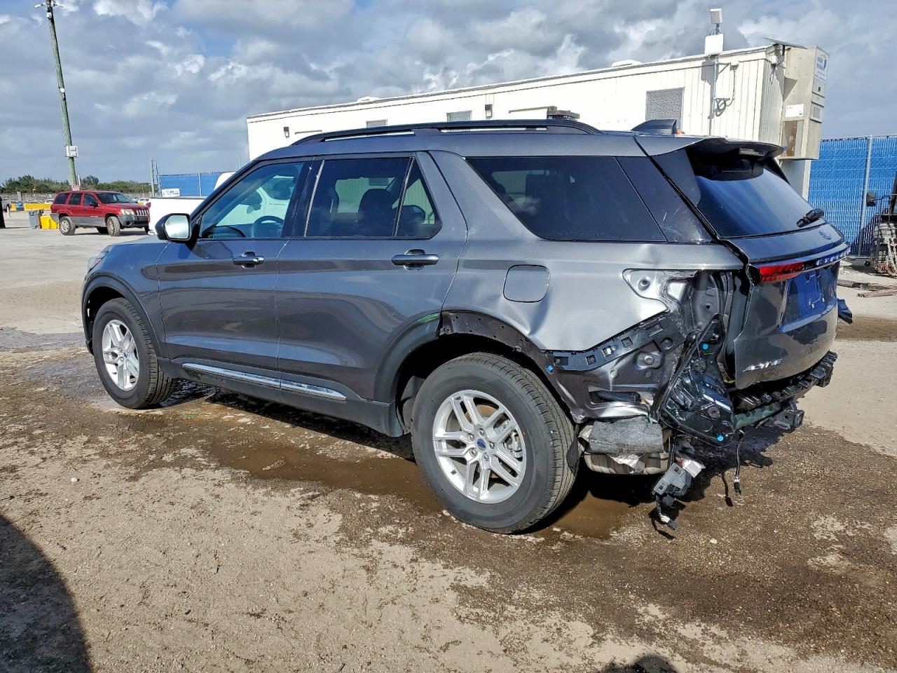 2025 FORD EXPLORER ACTIVE photo 2