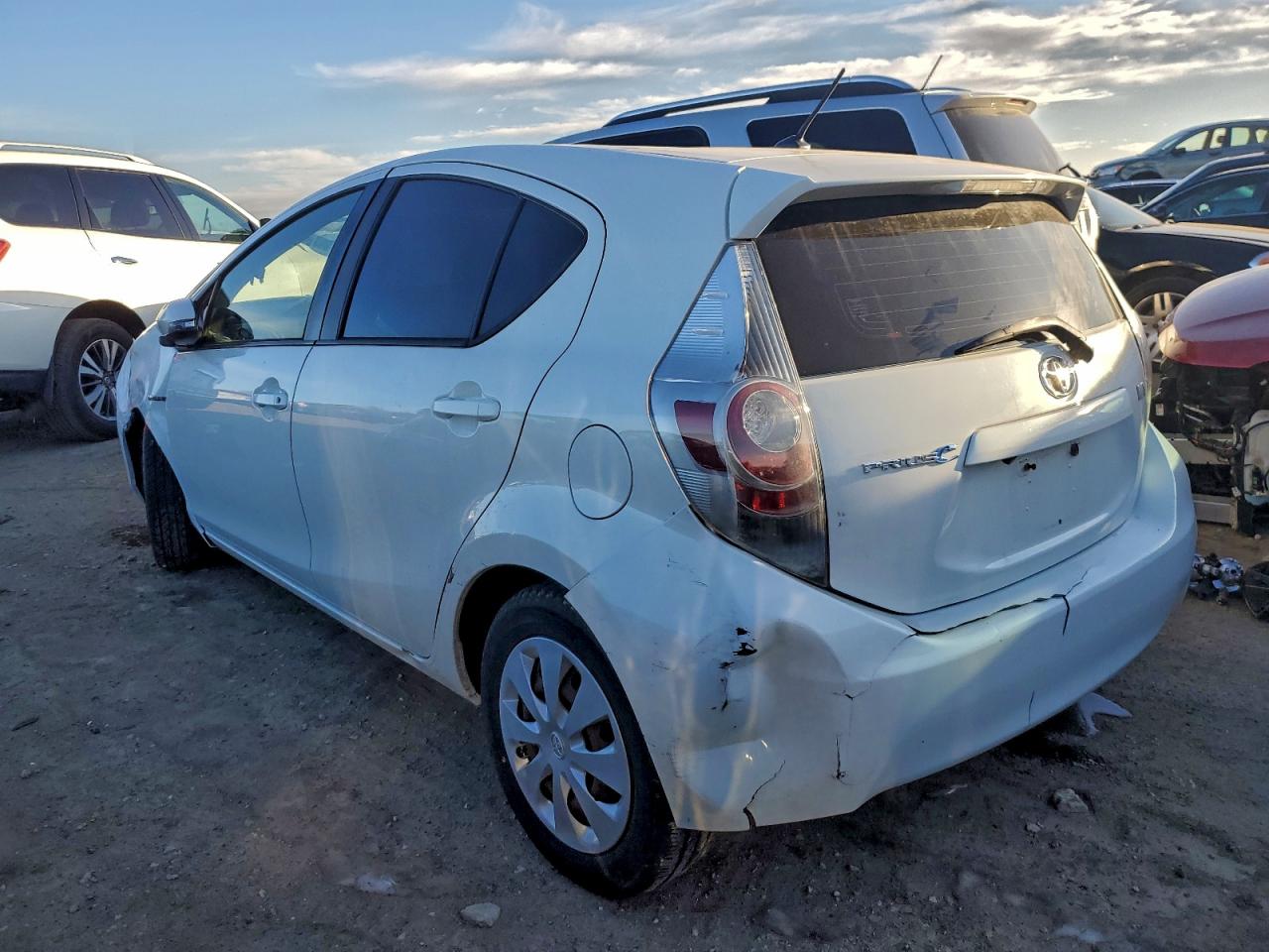 2013 TOYOTA PRIUS C photo 2