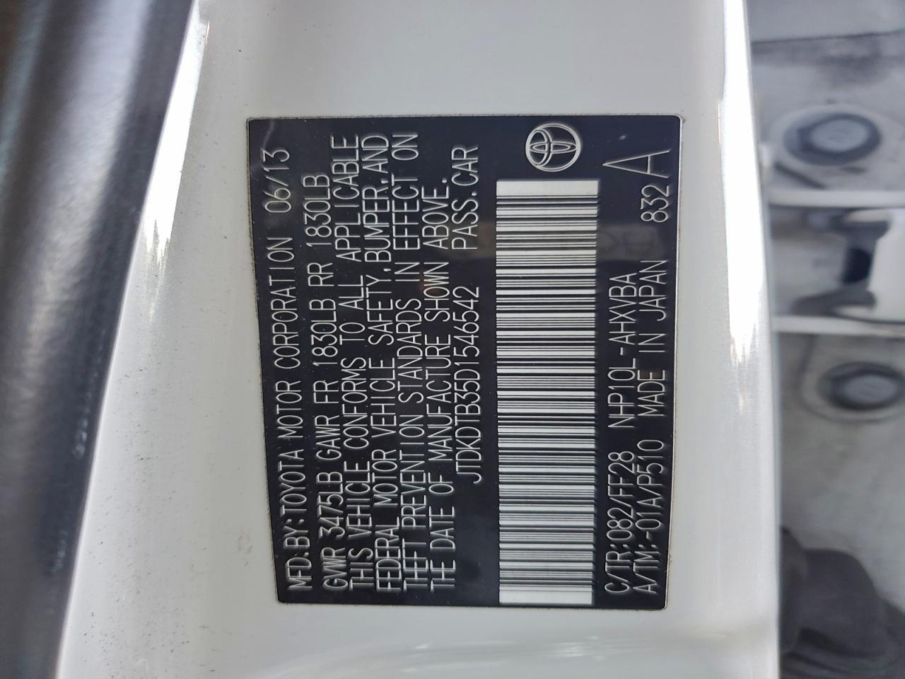 2013 TOYOTA PRIUS C photo 12