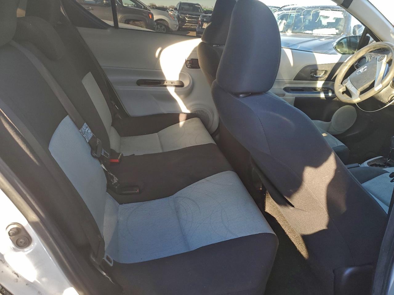 2013 TOYOTA PRIUS C photo 10