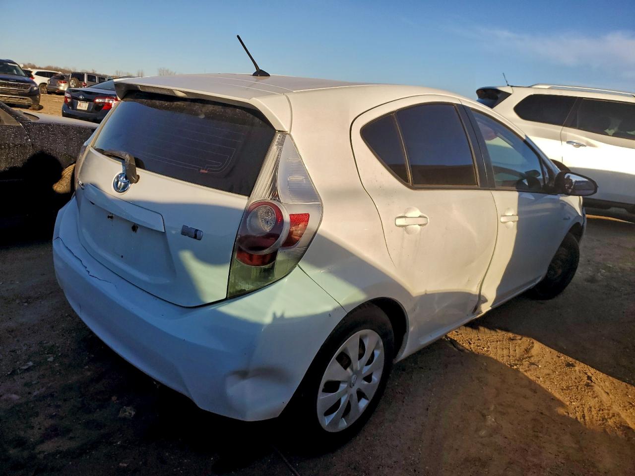 2013 TOYOTA PRIUS C photo 3
