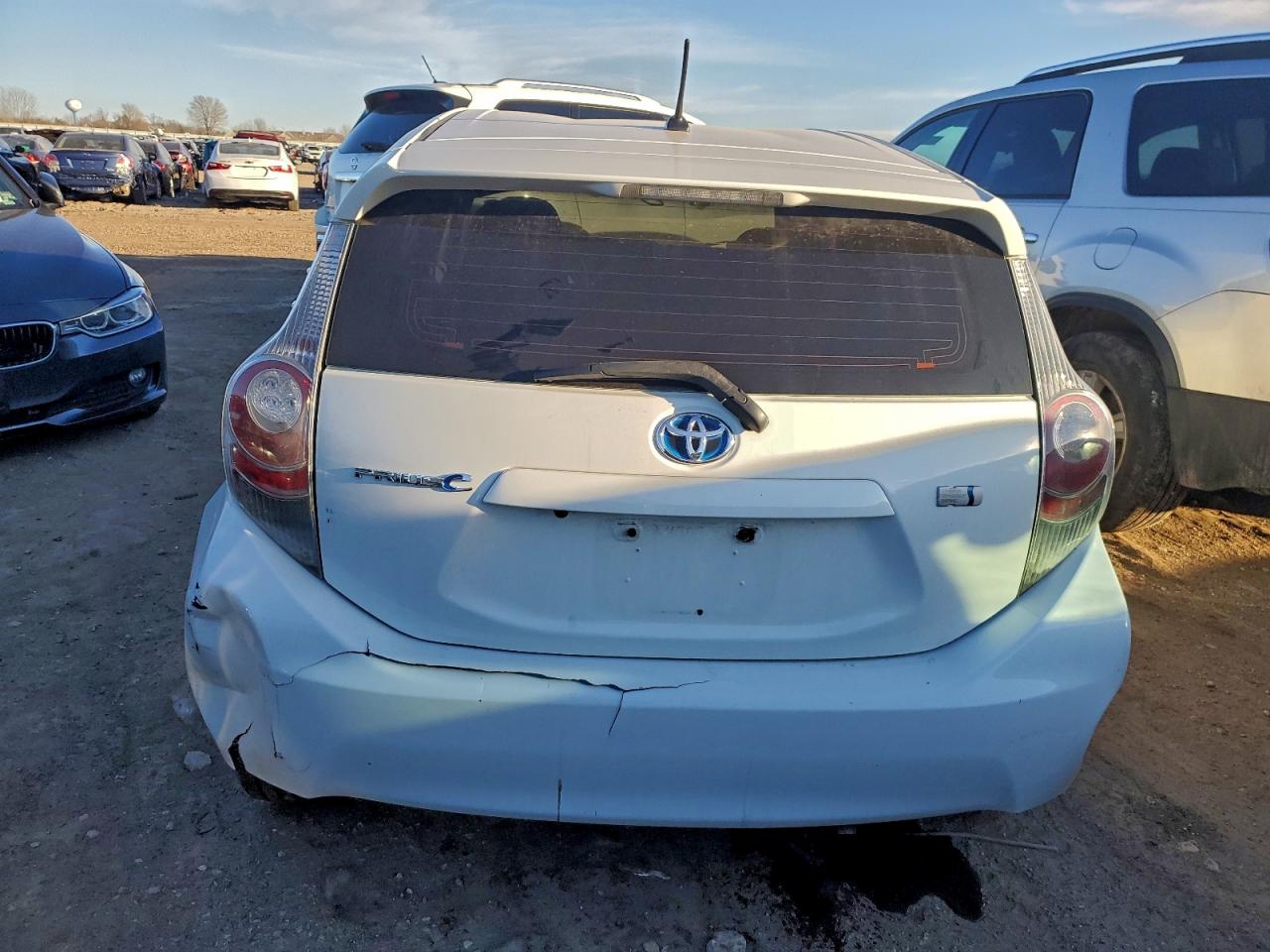 2013 TOYOTA PRIUS C photo 6