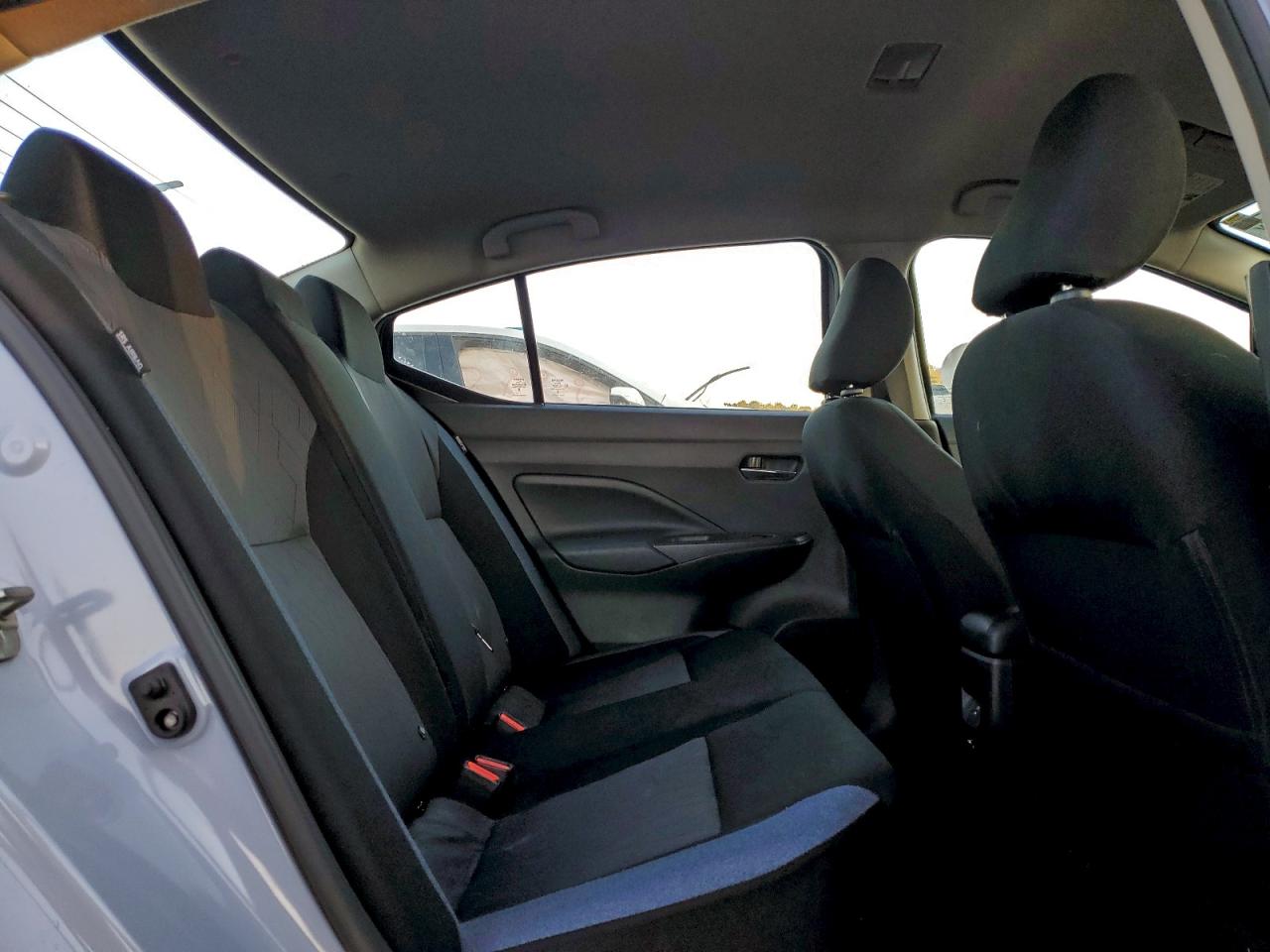 2025 NISSAN VERSA SV photo 10