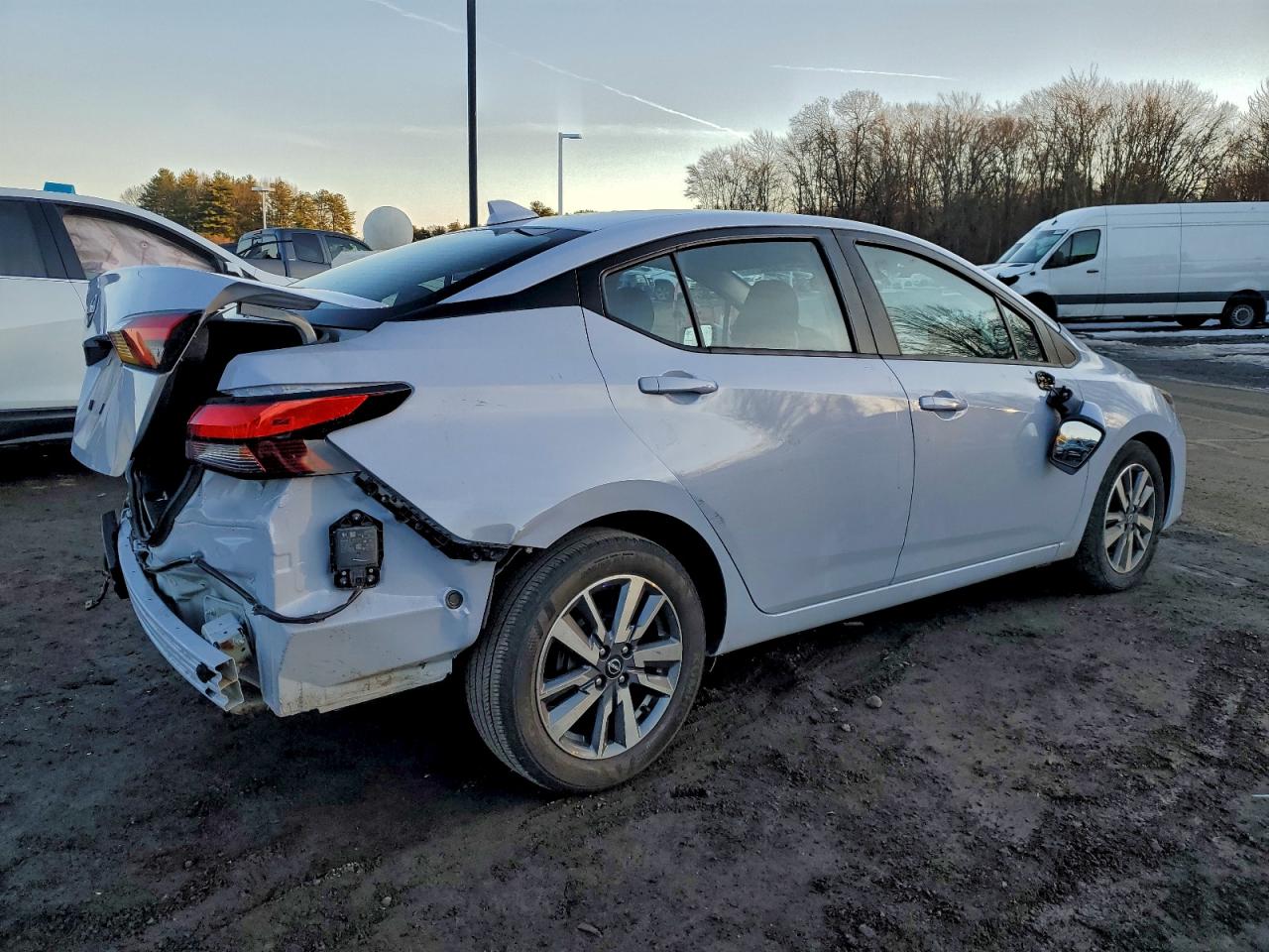 2025 NISSAN VERSA SV photo 3