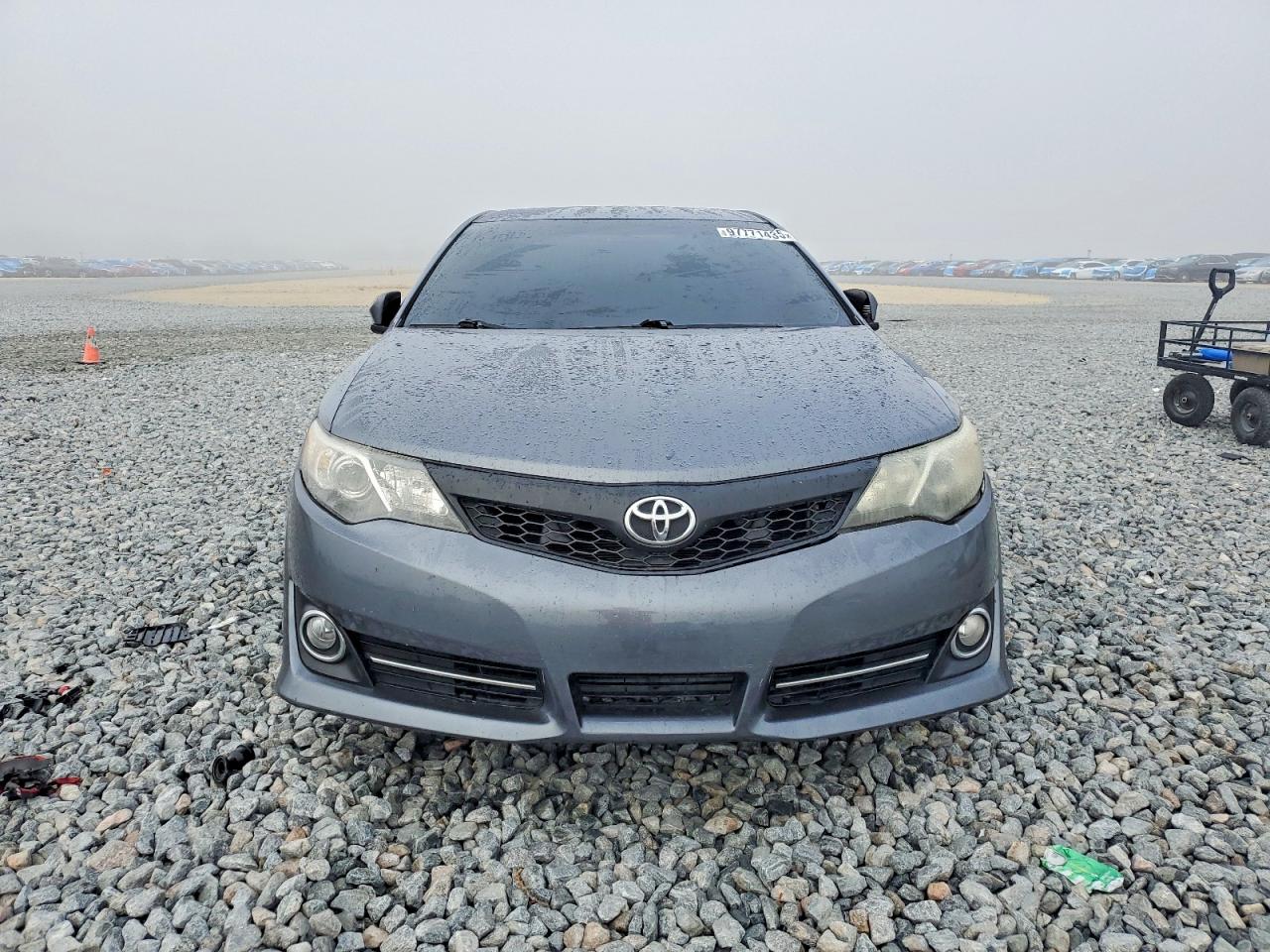 2014 TOYOTA CAMRY L photo 5