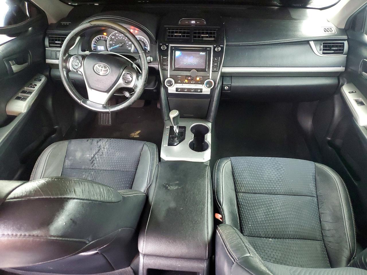 2014 TOYOTA CAMRY L photo 8