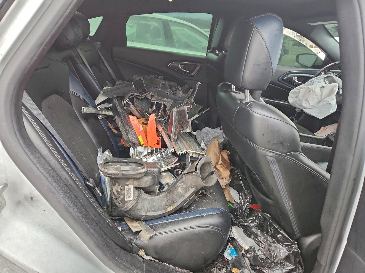 2016 CHRYSLER 200 S photo 10