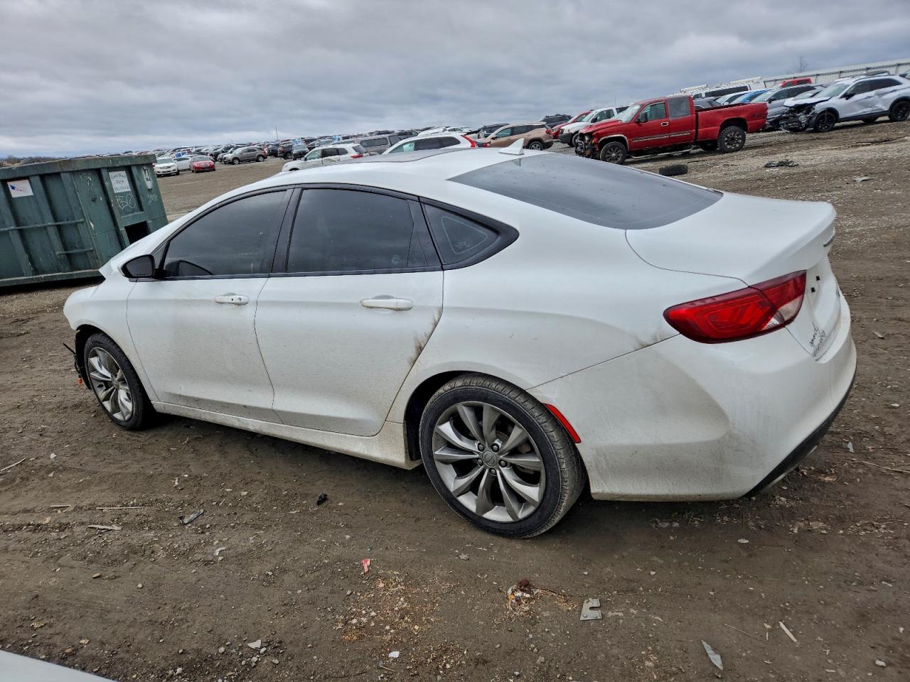 2016 CHRYSLER 200 S photo 2