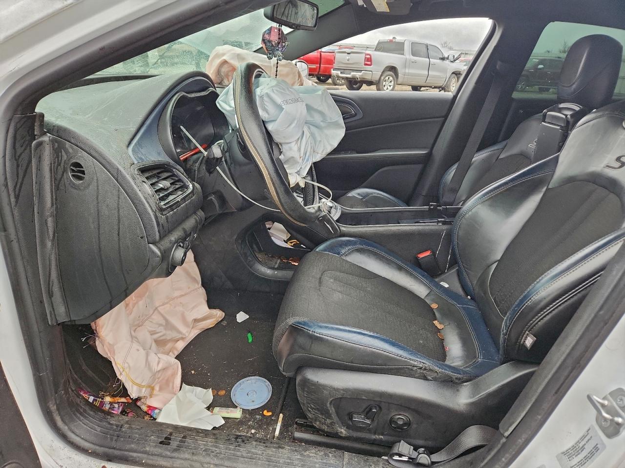 2016 CHRYSLER 200 S photo 7