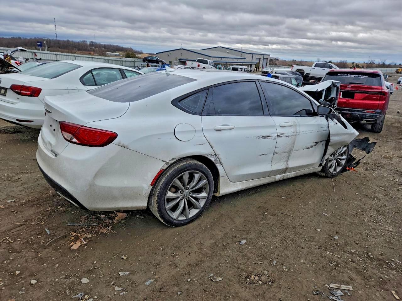 2016 CHRYSLER 200 S photo 3