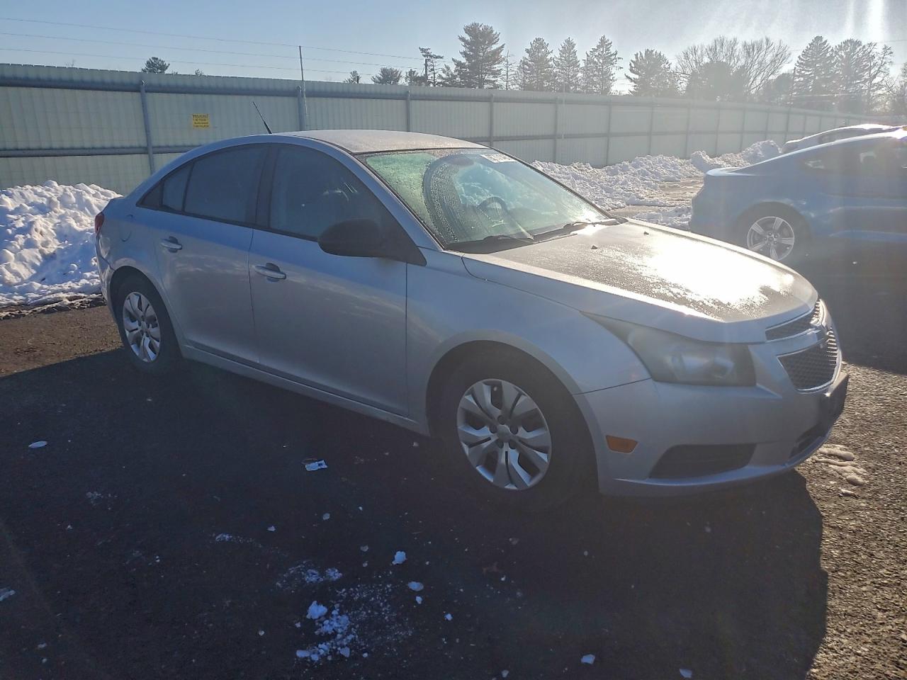 2013 CHEVROLET CRUZE LS photo 4