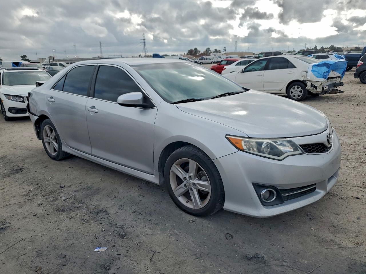 2013 TOYOTA CAMRY L photo 7
