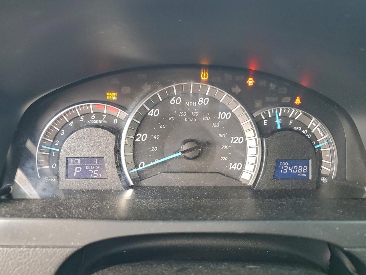 2013 TOYOTA CAMRY L photo 17