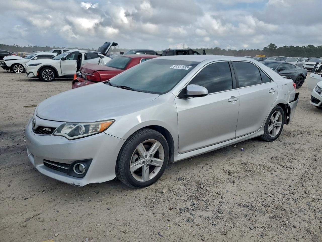 2013 TOYOTA CAMRY L photo 2