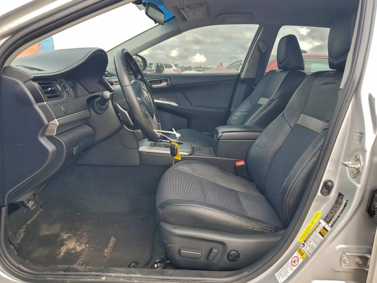 2013 TOYOTA CAMRY L photo 13