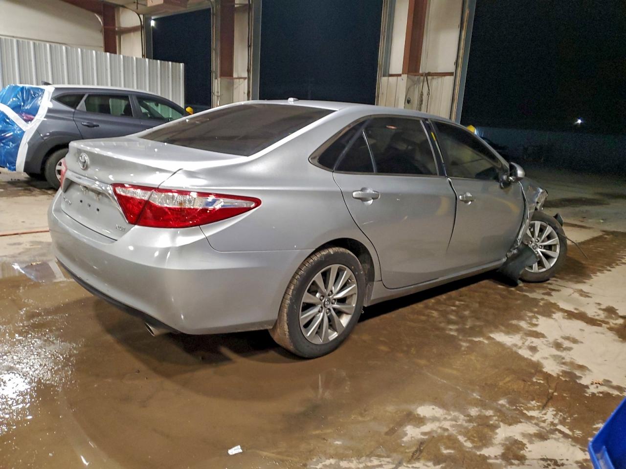 2017 TOYOTA CAMRY LE photo 5