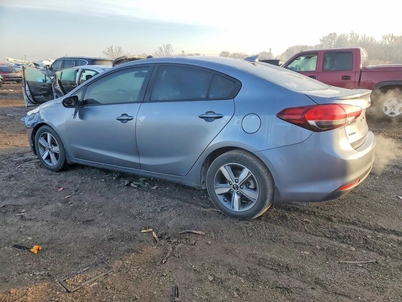 2018 KIA FORTE LX photo 2