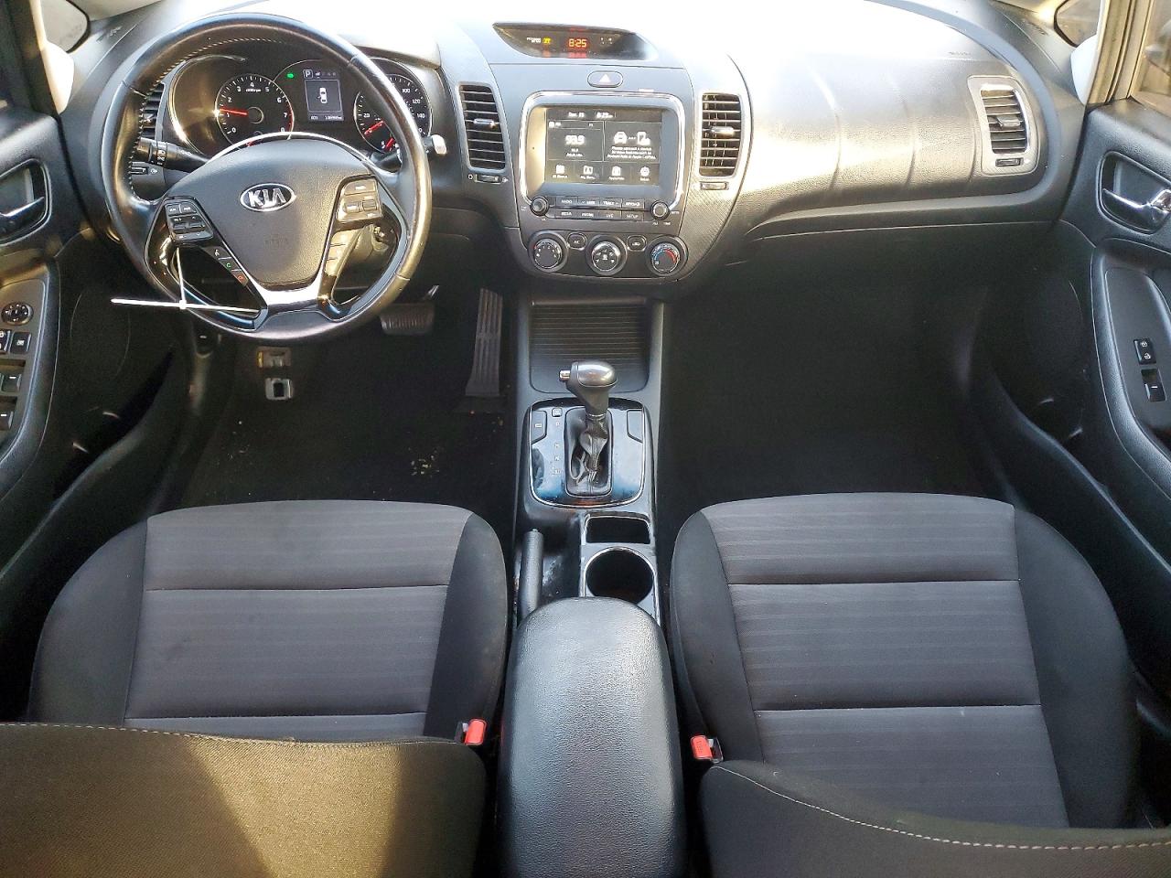 2018 KIA FORTE LX photo 8