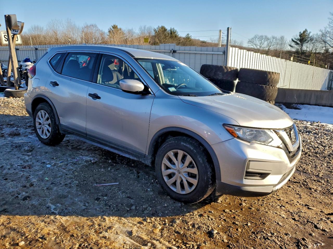 2019 NISSAN ROGUE S photo 4