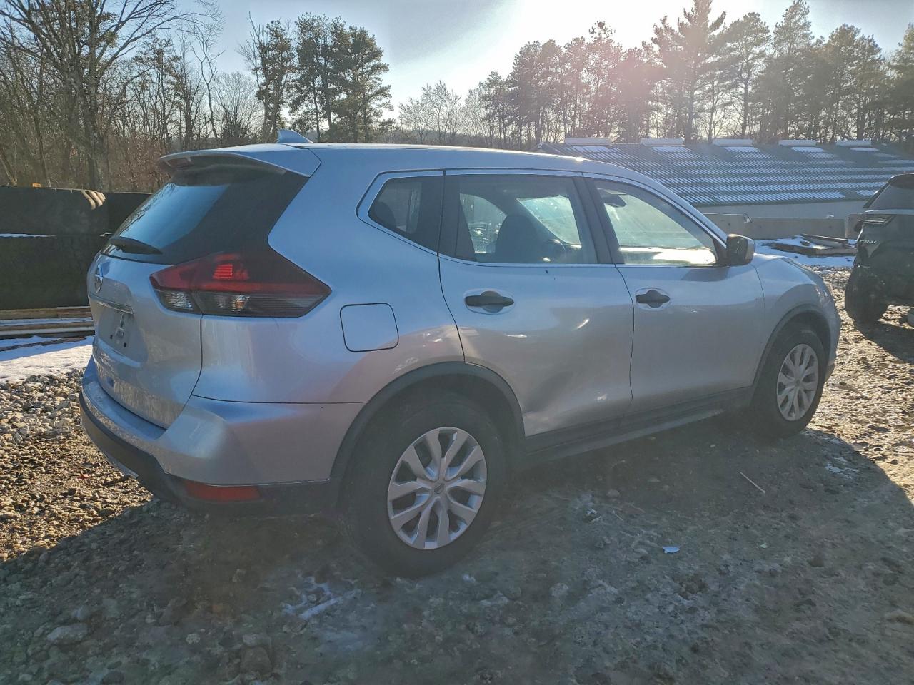2019 NISSAN ROGUE S photo 3