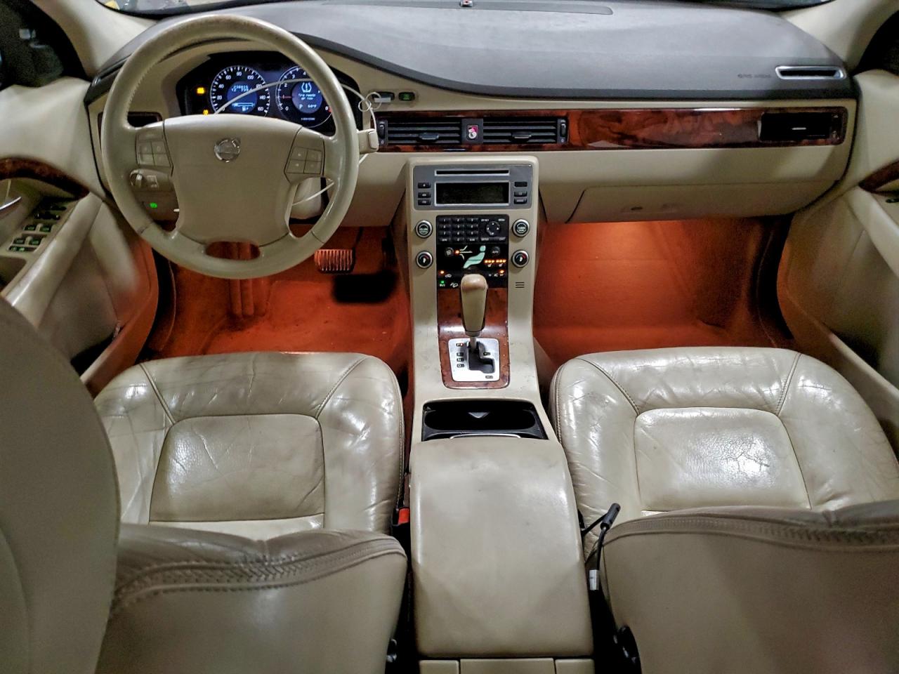 2008 VOLVO XC70 photo 8
