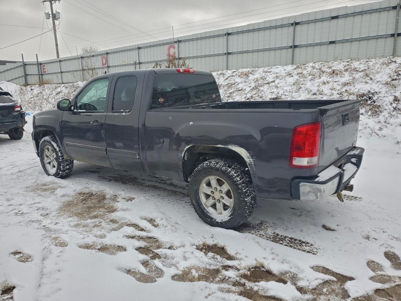 2011 GMC SIERRA K1500 SLE photo 2