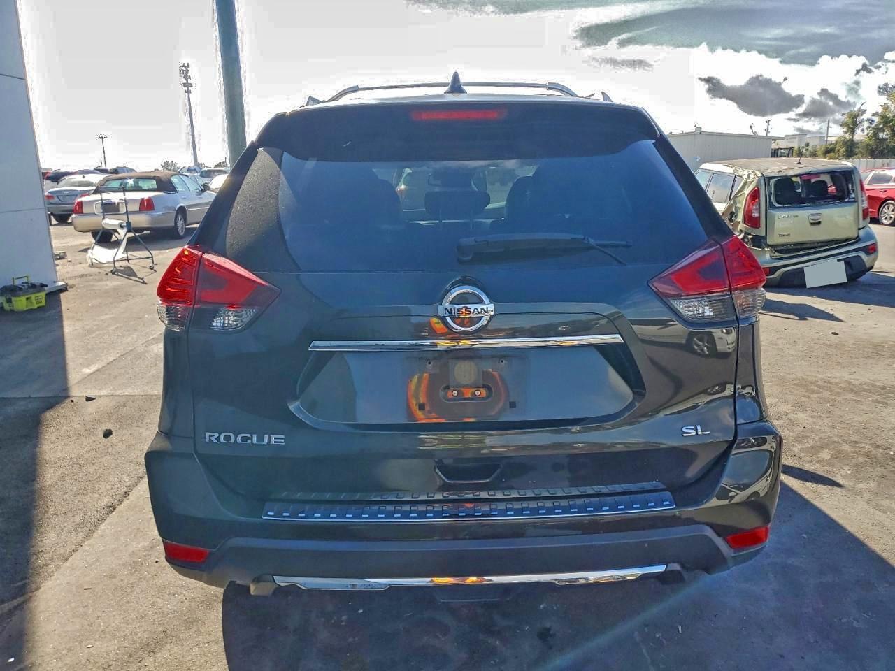 2017 NISSAN ROGUE S photo 11
