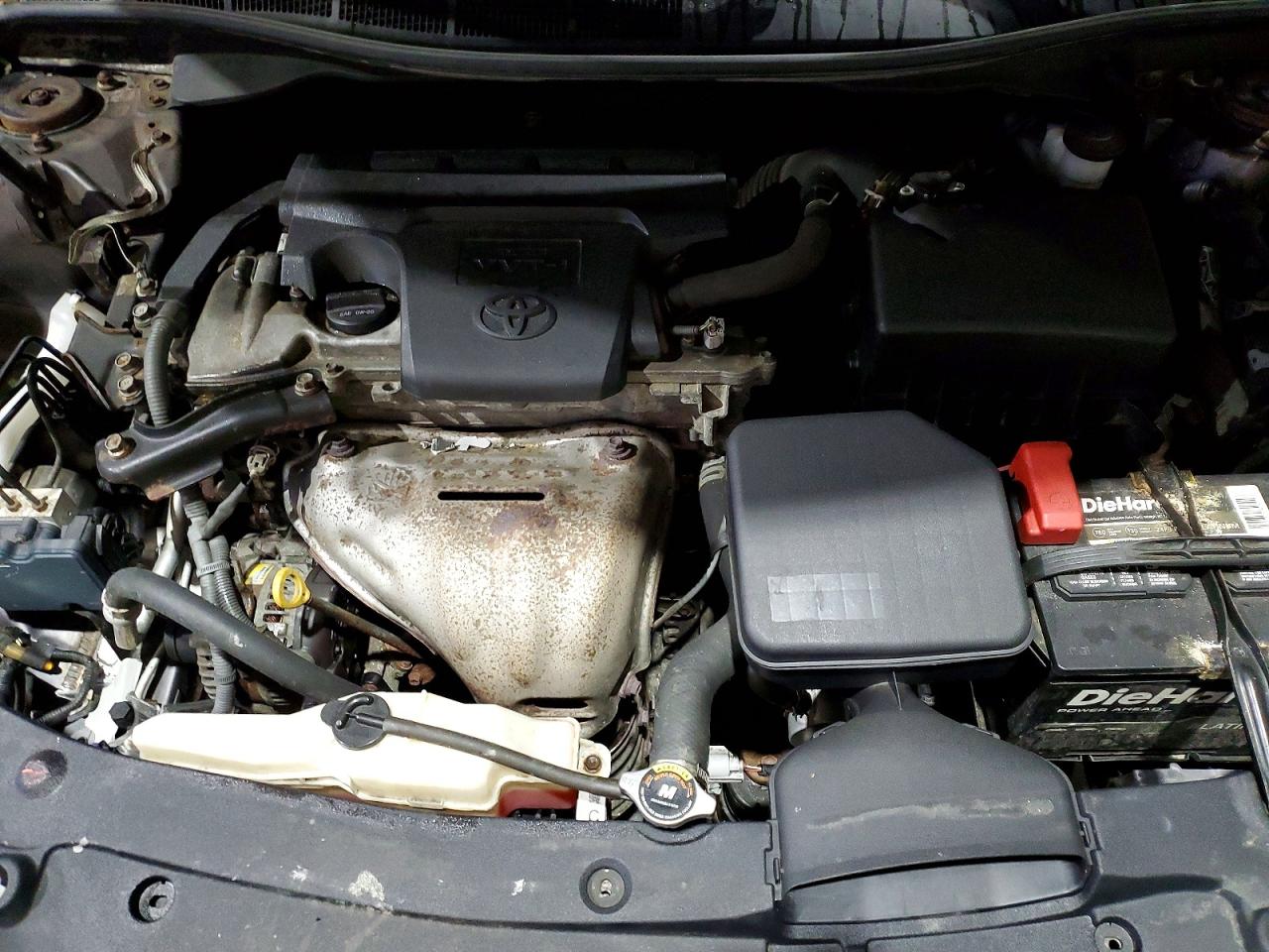 2014 TOYOTA CAMRY L photo 31