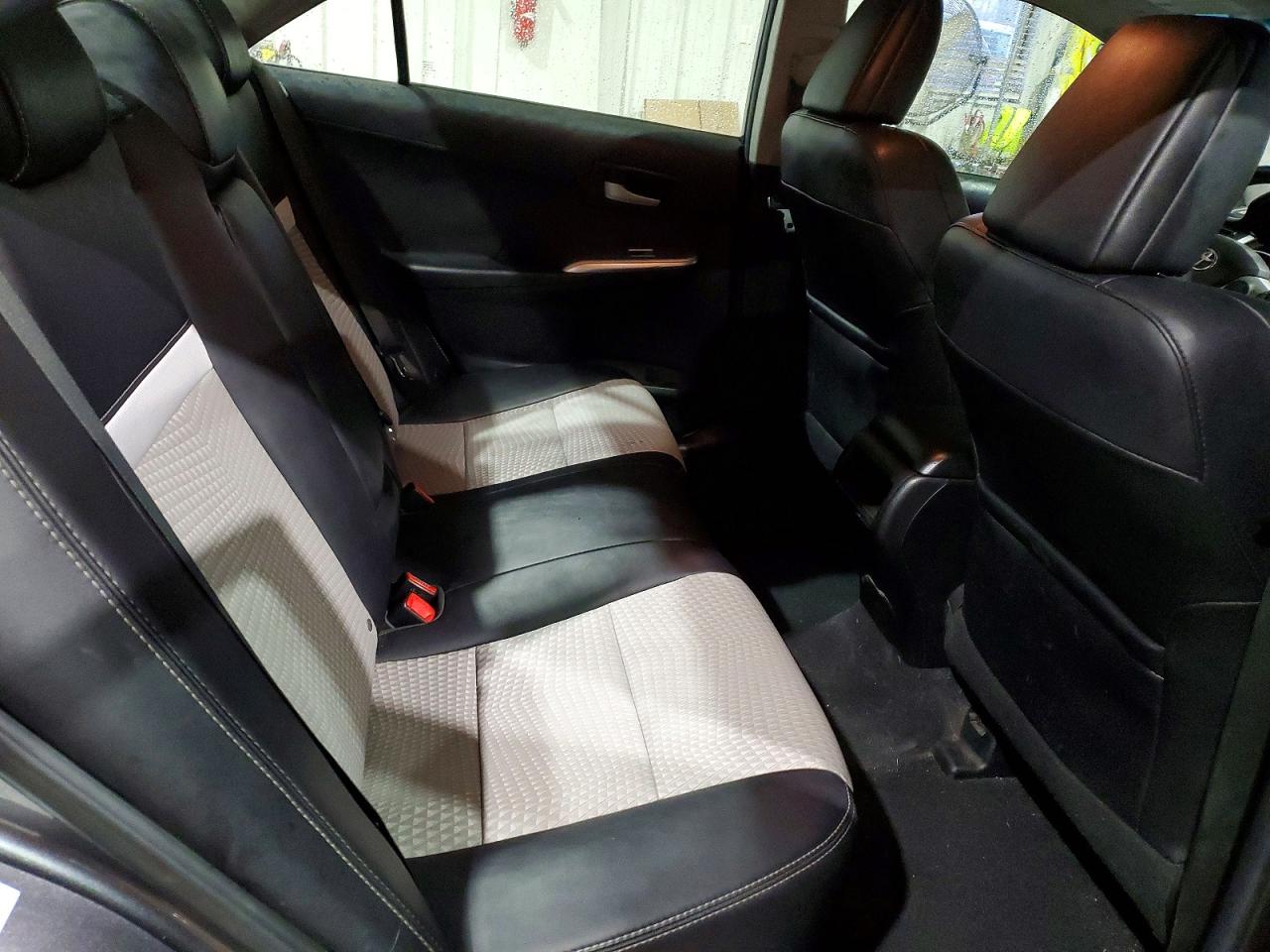 2014 TOYOTA CAMRY L photo 28