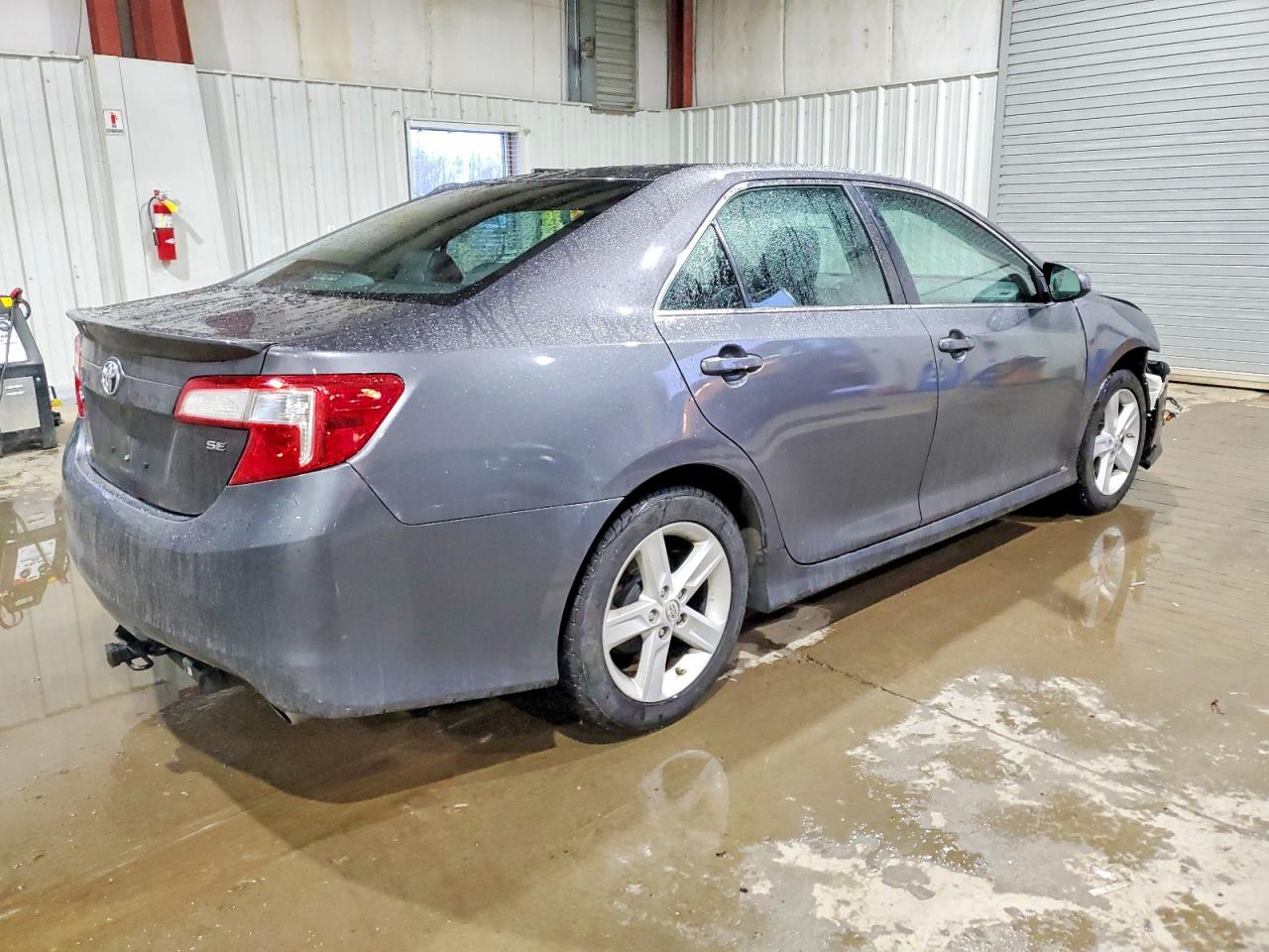 2014 TOYOTA CAMRY L photo 7