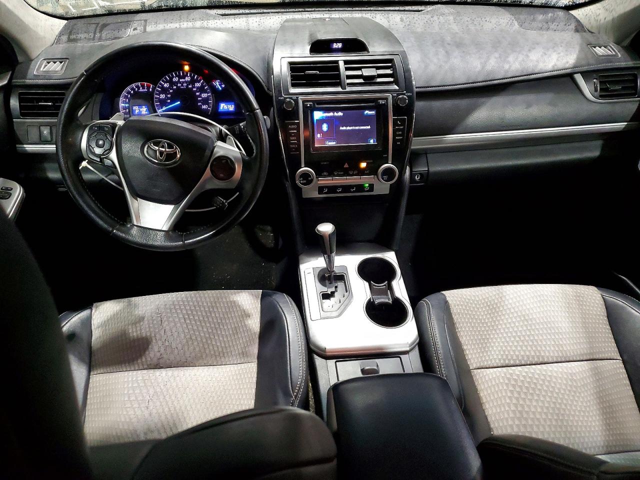 2014 TOYOTA CAMRY L photo 22