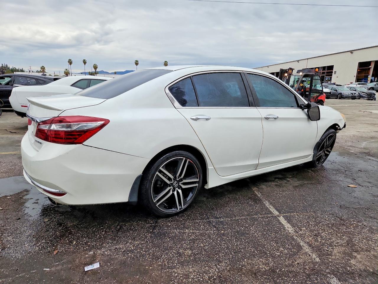 2016 HONDA ACCORD SPORT photo 3
