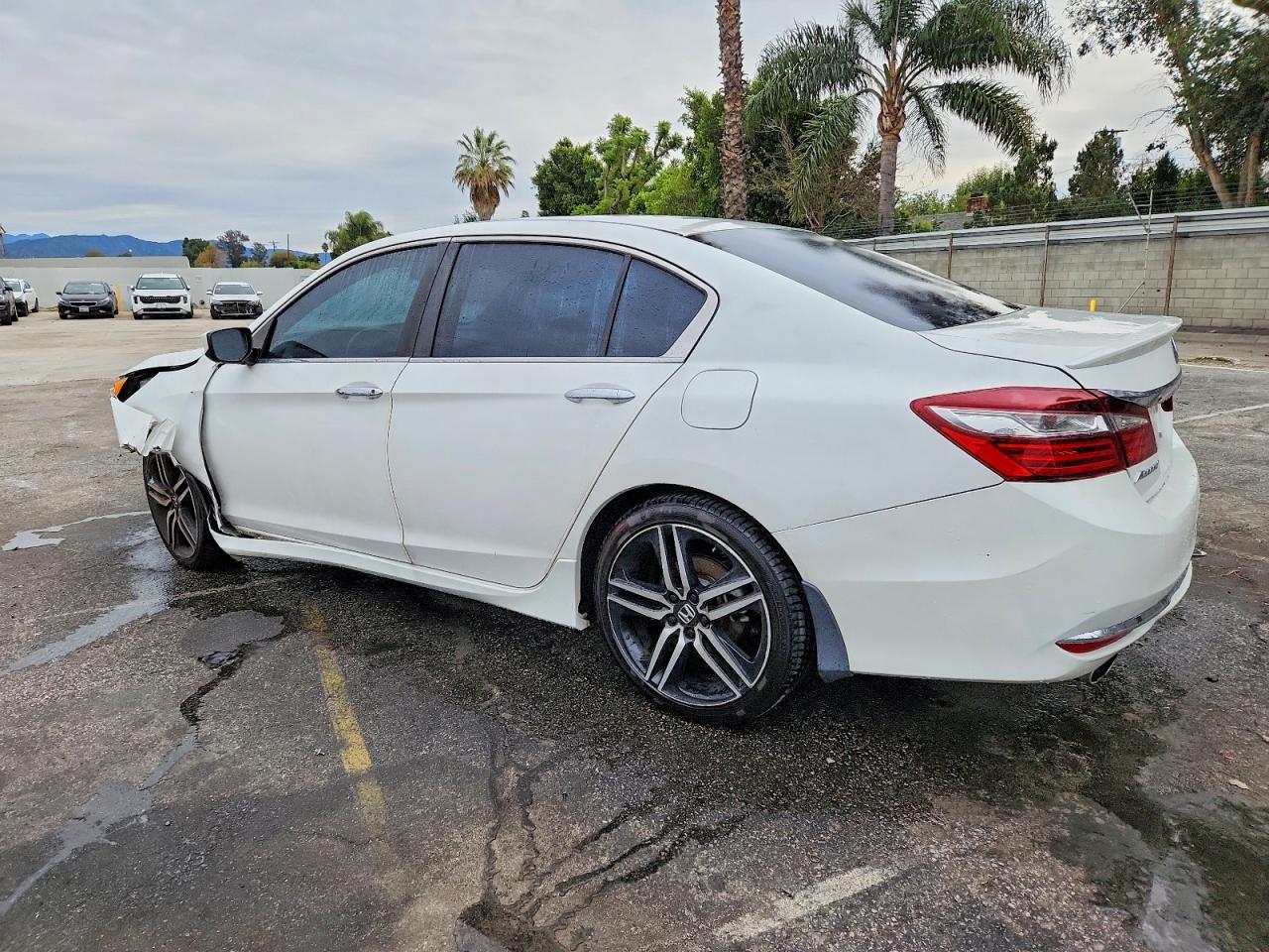 2016 HONDA ACCORD SPORT photo 2