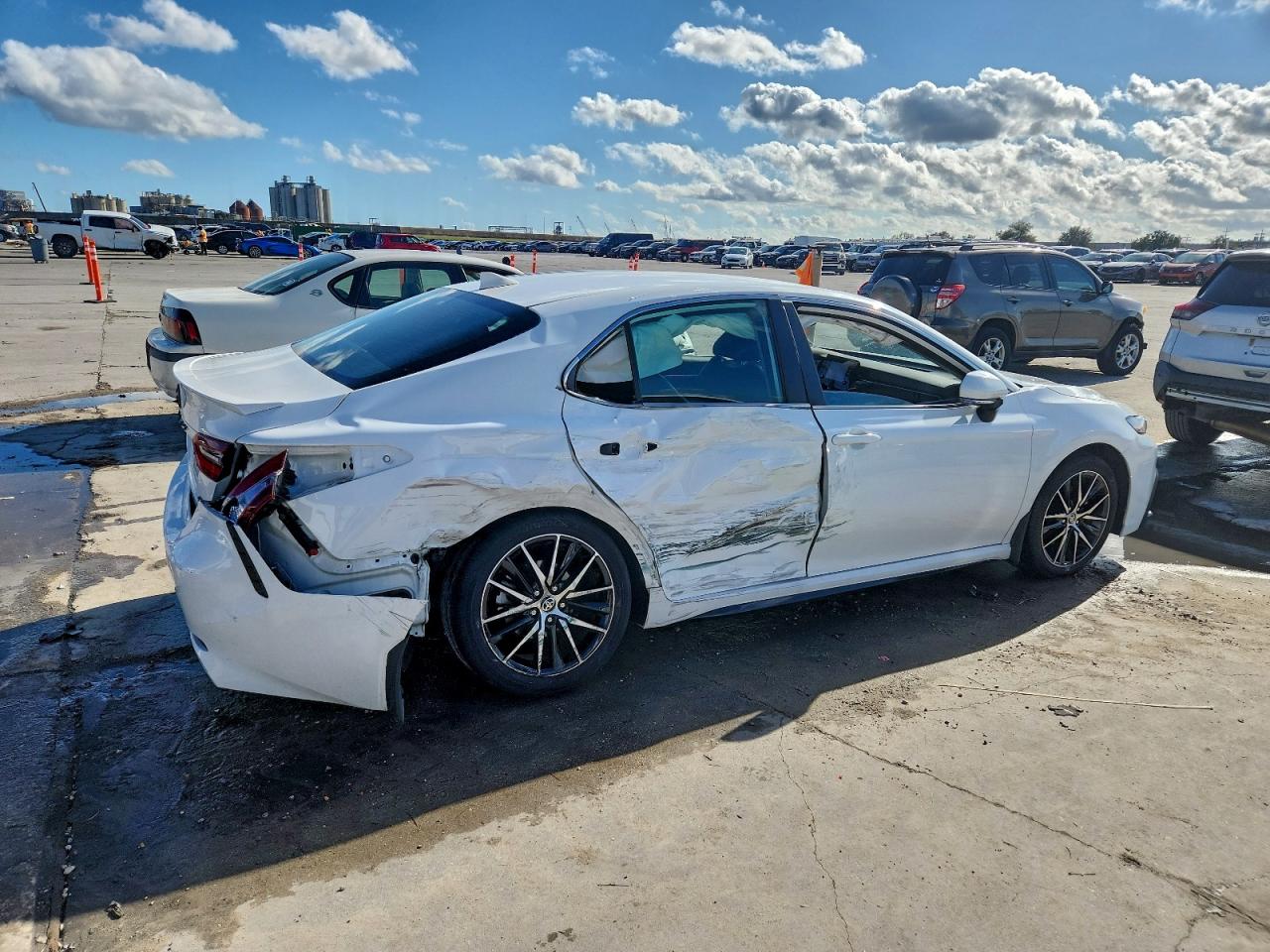 2024 TOYOTA CAMRY SE NIGHT SHADE photo 3