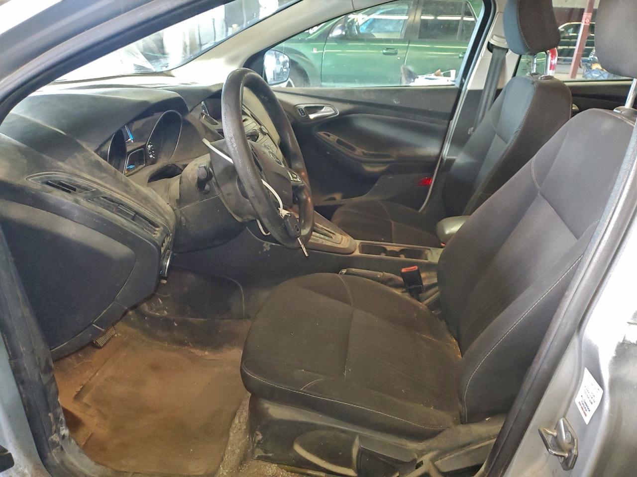 2017 FORD FOCUS SE photo 7