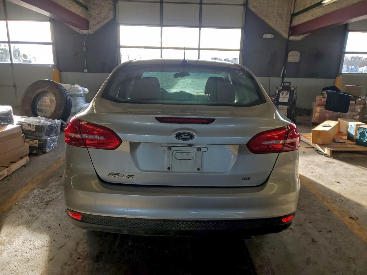 2017 FORD FOCUS SE photo 6